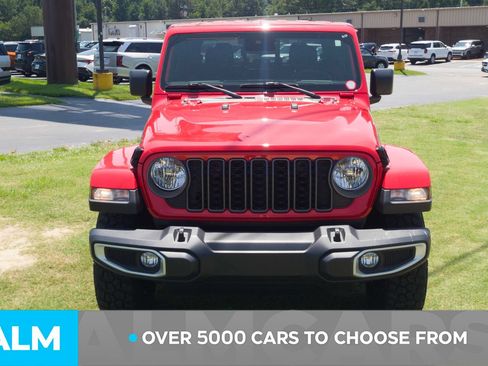 Used 2025 Jeep Gladiator Sport AWD/4WD image 2
