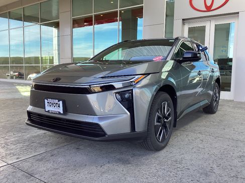 Used 2026 Toyota bZ XLE image 4