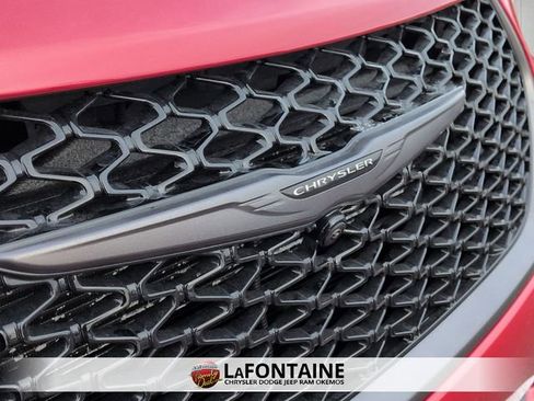 New 2026 Chrysler Pacifica Select image 9