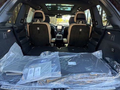 New 2026 Volvo XC90 B6 Ultra w/ Protection Package Premier AWD/4WD image 18
