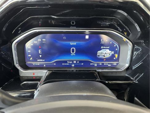 Used 2022 Chevrolet Silverado 1500 LTZ AWD/4WD image 17