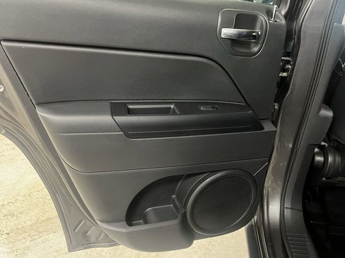 Used 2016 Jeep Patriot 75th Anniversary w/ Power Value Group image 34