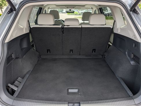 Used 2019 Volkswagen Tiguan SEL AWD/4WD image 18