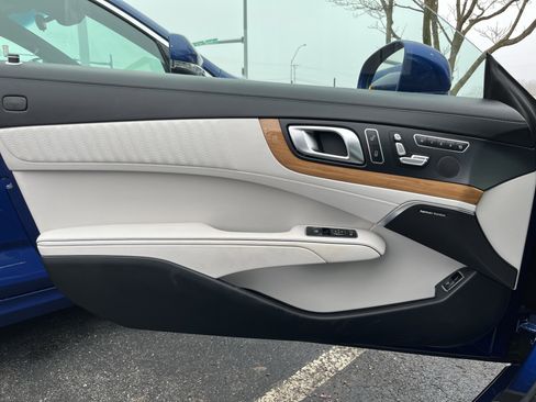 Used 2019 Mercedes-Benz SL 550 image 16