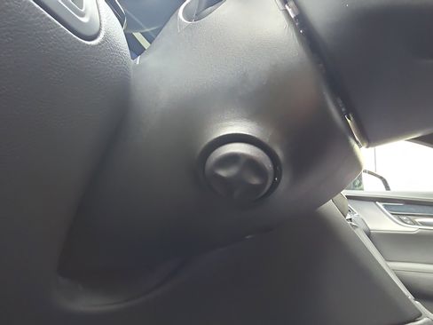 Used 2025 Cadillac XT5 Premium Luxury image 19