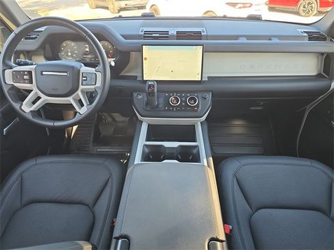 Used 2025 Land Rover Defender 110 S image 9
