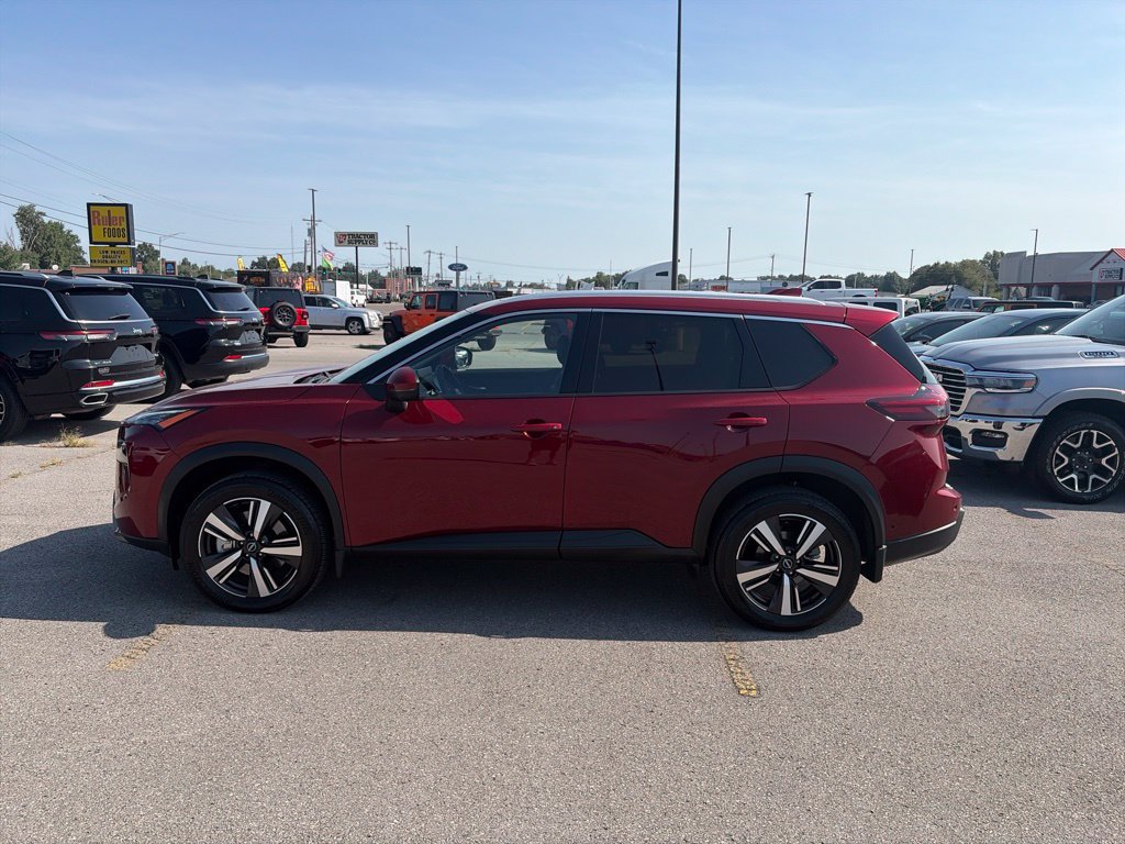 Used 2025 Nissan Rogue SL w/ Tech Package AWD/4WD image 3