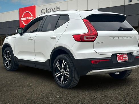 Used 2023 Volvo XC40 B4 Core w/ Convenience Package image 7