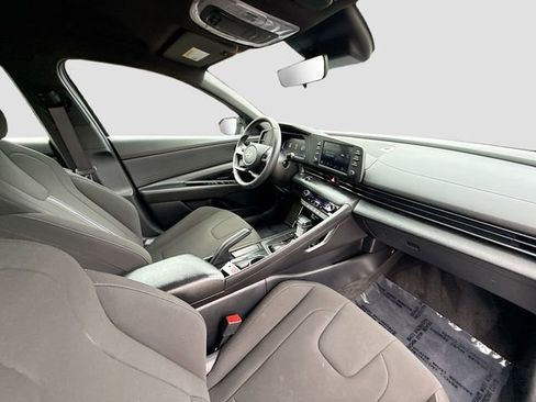 Certified 2025 Hyundai Elantra Sport image 26