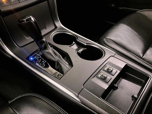 Used 2017 Toyota Camry XLE w/ Moonroof Package image 16