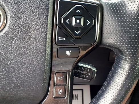 Used 2024 Toyota 4Runner TRD Off-Road Premium AWD/4WD image 23