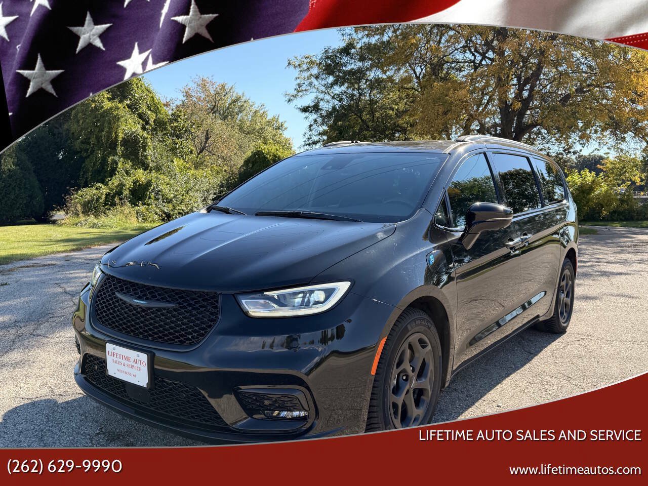 Used 2021 Chrysler Pacifica Limited w/ Premium & Safety Sphere Group FWD image 1