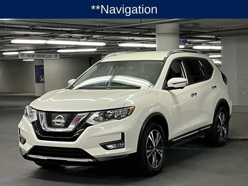 Used 2017 Nissan Rogue SL image 4