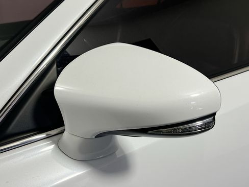 Used 2015 Lexus CT 200h w/ Navigation Package image 35