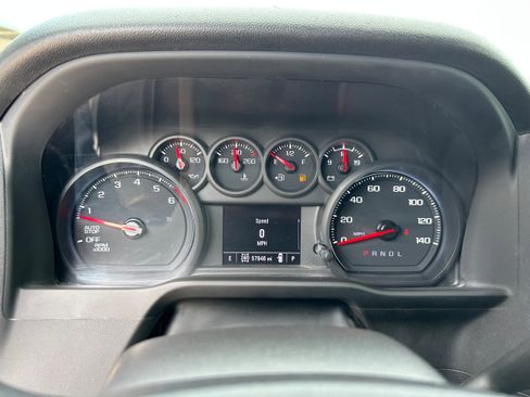 Used 2023 Chevrolet Silverado 1500 Custom Trail Boss AWD/4WD image 19