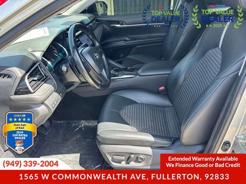 Used 2020 Toyota Camry SE w/ Carpet Mat Package FWD image 12