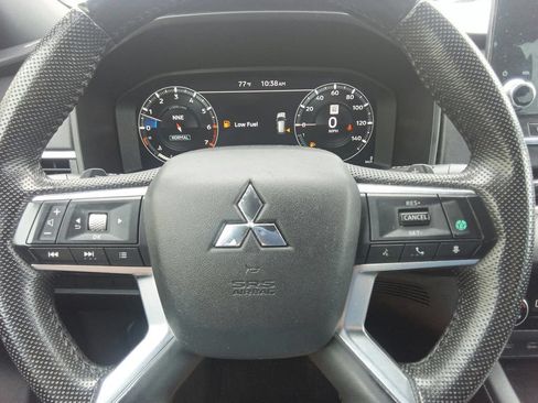 Used 2023 Mitsubishi Outlander SE FWD image 22