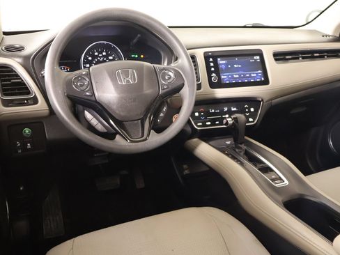 Used 2021 Honda HR-V EX image 2