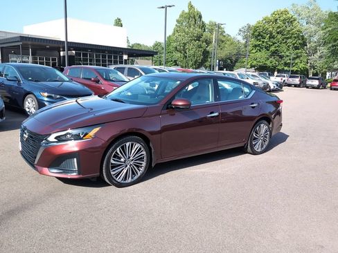 Used 2023 Nissan Altima 2.5 SL AWD/4WD image 28