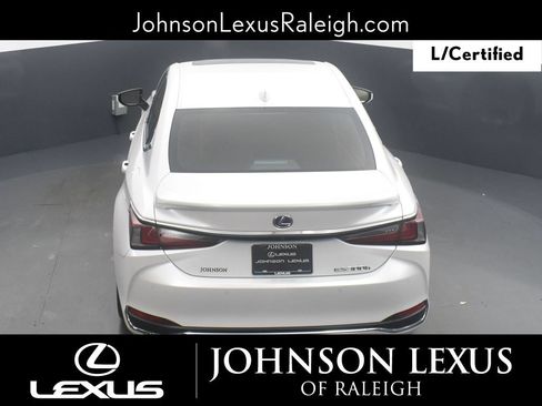 Used 2021 Lexus ES 300h Ultra Luxury w/ Accessory Package 2 FWD image 26