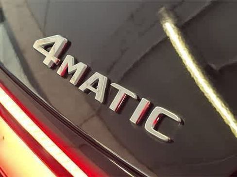 Used 2025 Mercedes-Benz GLC 300 4MATIC image 12