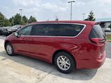 New 2025 Chrysler Pacifica Select image 4