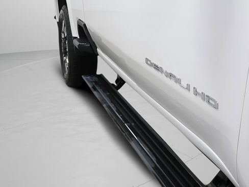 Used 2024 GMC Sierra 2500 Denali w/ Denali Reserve Package AWD/4WD image 32
