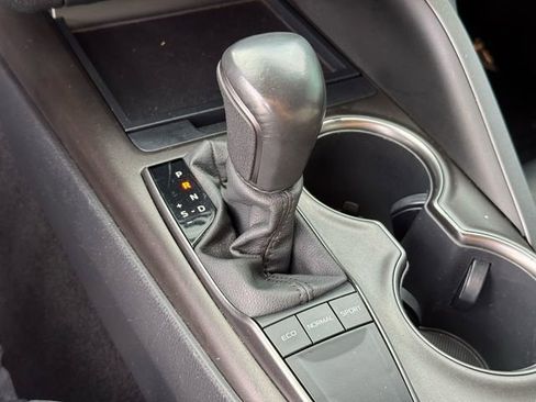 Used 2022 Toyota Camry SE image 24