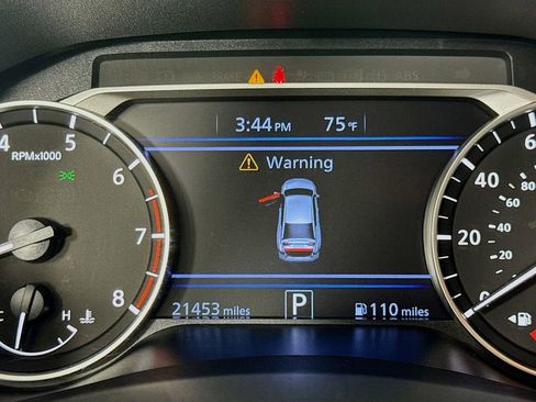 Used 2025 Nissan Altima 2.5 SV FWD image 15