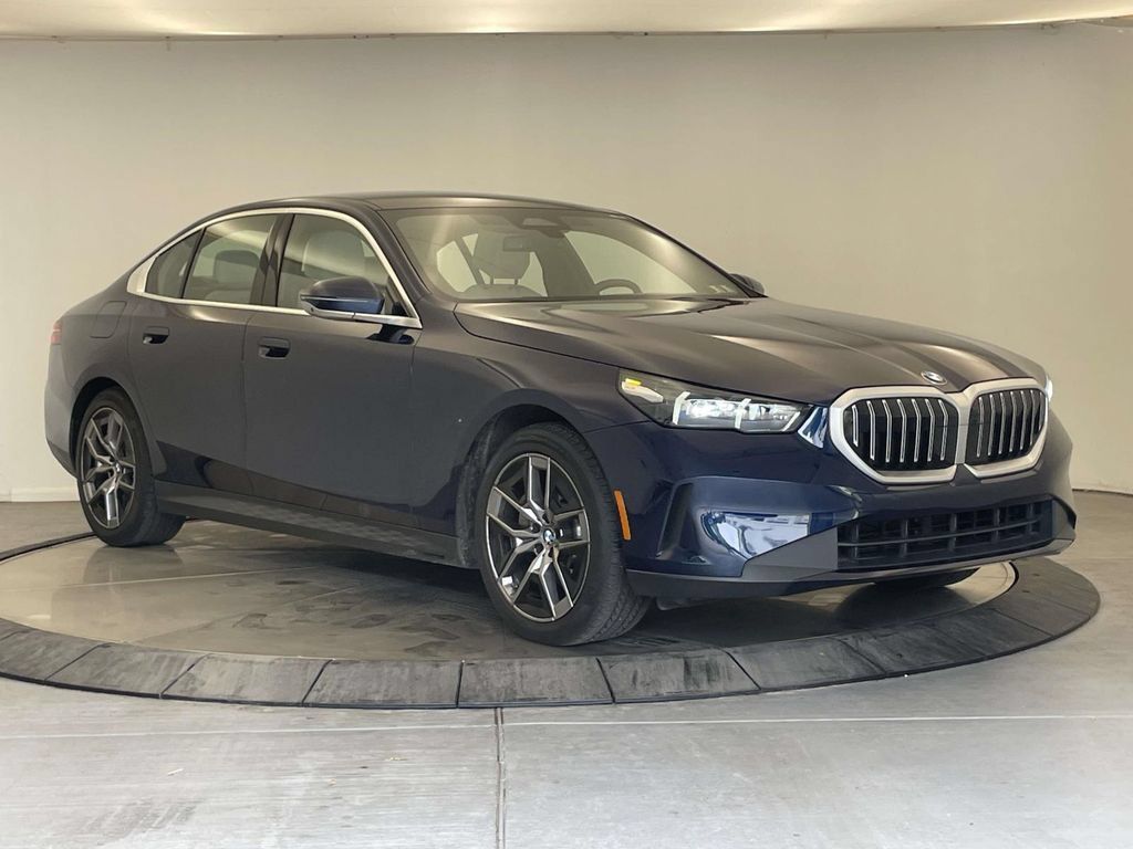 Used 2026 BMW 530i xDrive w/ Premium Package AWD/4WD image 7