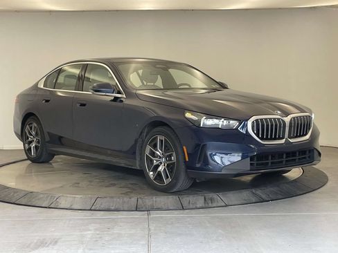Used 2026 BMW 530i xDrive w/ Premium Package AWD/4WD image 7