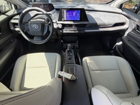 Used 2024 Toyota Prius XLE FWD image 35