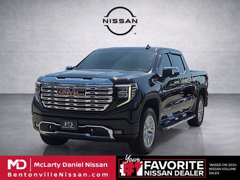 Used 2023 GMC Sierra 1500 Denali AWD/4WD image 2