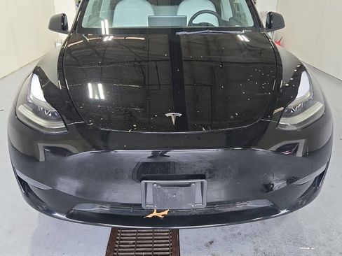 Used 2023 Tesla Model Y Long Range AWD/4WD image 2