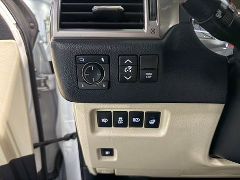 Used 2022 Lexus GX 460 Premium image 25