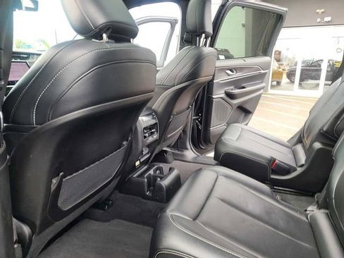 Used 2024 Jeep Grand Cherokee L Limited w/ Luxury Tech Group II AWD/4WD image 23