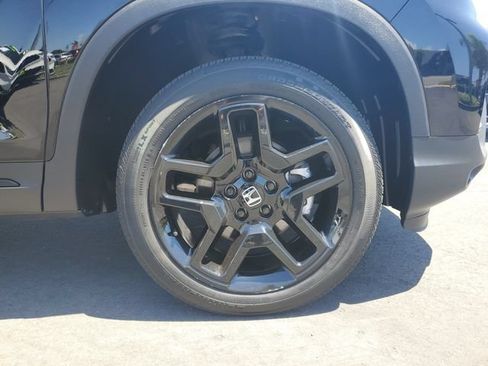 Certified 2024 Honda Passport Black Edition image 6
