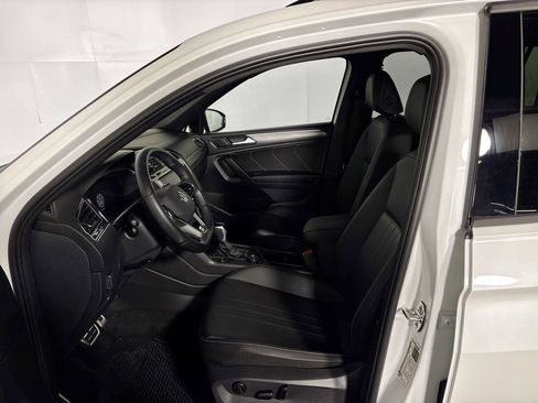Certified 2023 Volkswagen Tiguan SE R-Line image 11
