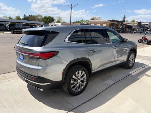 Used 2025 Buick Enclave Preferred AWD/4WD image 5