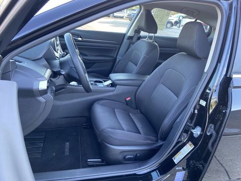 Used 2024 Nissan Altima 2.5 SV FWD image 18