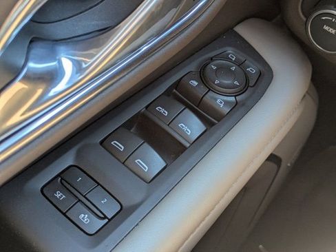 Used 2023 Chevrolet Tahoe Z71 w/ Luxury Package image 26