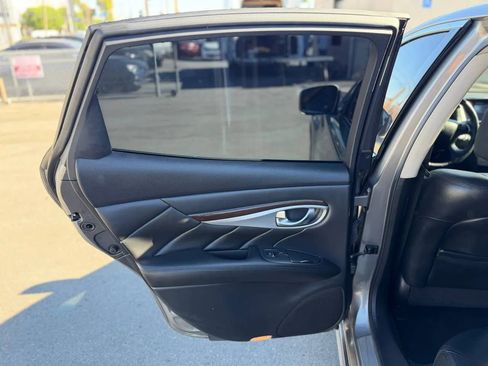Used 2013 INFINITI M37 M37 Sedan 4D w/ Premium Pkg image 25