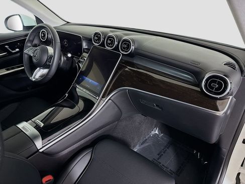 Used 2024 Mercedes-Benz GLC 300 4MATIC image 27