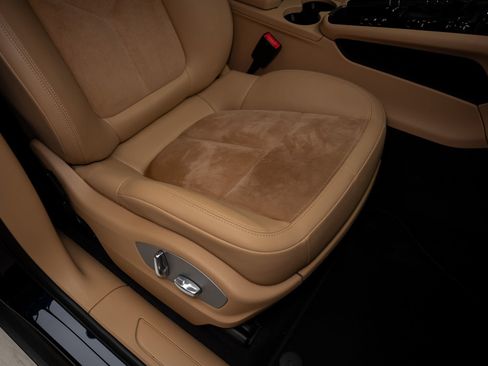 Used 2018 Porsche Macan AWD/4WD image 63