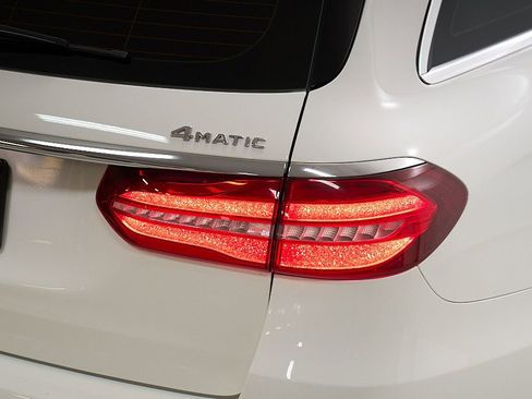 Used 2019 Mercedes-Benz E 450 4MATIC Wagon image 12