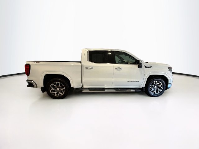 Used 2022 GMC Sierra 1500 SLT w/ SLT Premium Plus Package AWD/4WD image 8