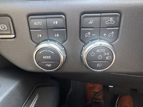 Used 2023 GMC Sierra 1500 SLT AWD/4WD image 8