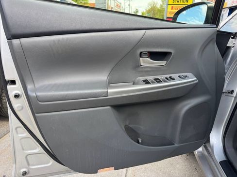 Used 2014 Toyota Prius V Five FWD image 23