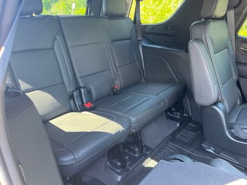Used 2023 GMC Yukon Denali AWD/4WD image 15