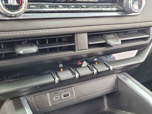 Used 2024 Chevrolet Colorado LT w/ LT Convenience Package image 20